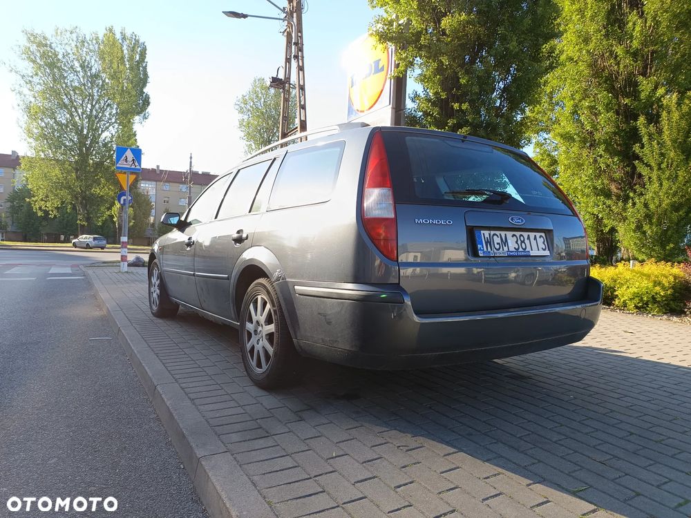 Ford Mondeo 1.8 Ambiente - 3