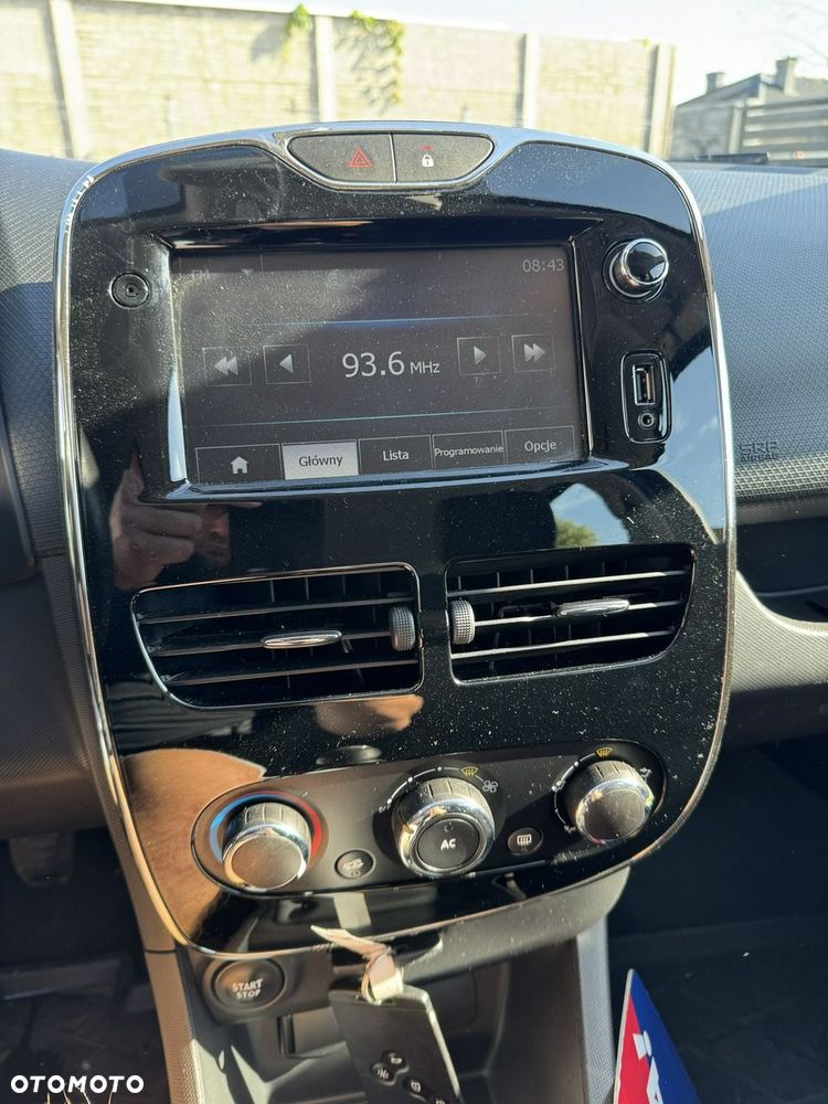 Renault Clio - 25