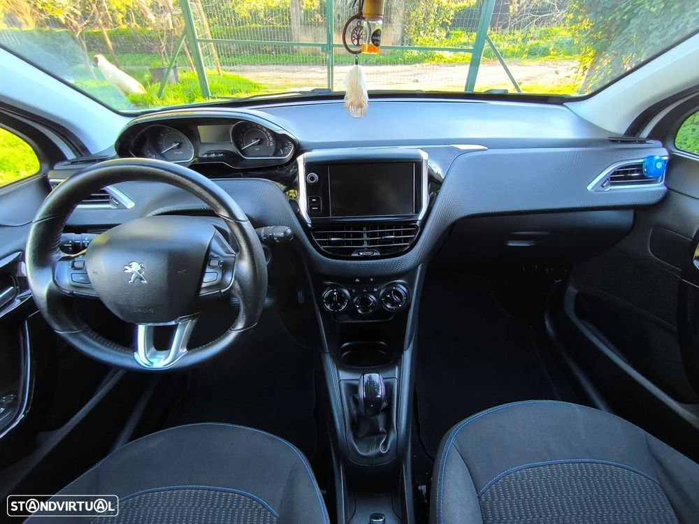 Peugeot 208 1.2 PureTech Style - 8