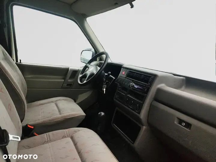 Volkswagen Transporter - 2