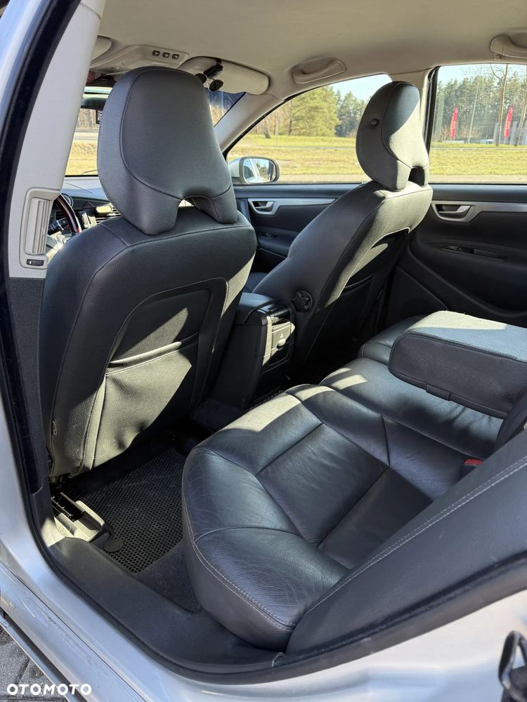 Volvo S60 2.5T Momentum - 25