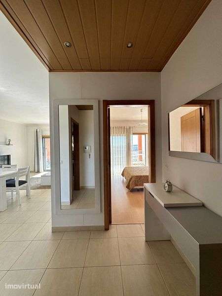 VENDA DE T1 BELISSIMO COM PSICINA E GARAGEM NO CONDOMINIO ALTO DA FOZ - Grande imagem: 4/12