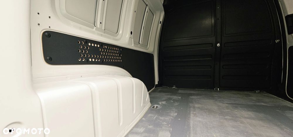 Volkswagen Caddy Bussines - 20