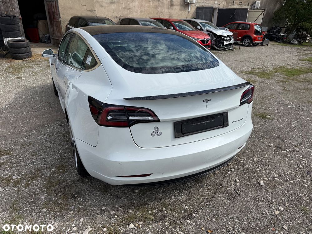 Tesla Model 3 - 7