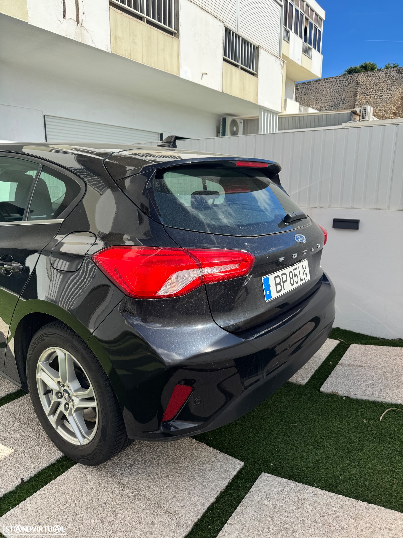 Ford Focus 1.0 EcoBoost S&S Aut. TITANIUM - 3
