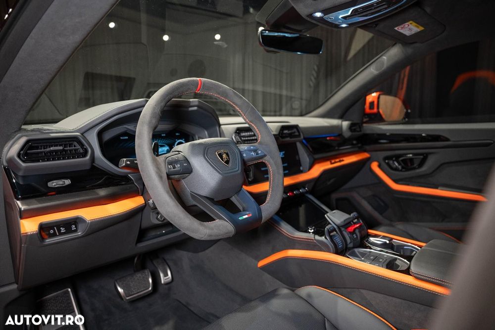 Lamborghini URUS - 36