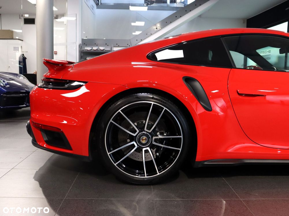 Porsche 911 Carrera Turbo S - 13