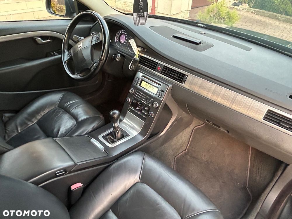 Volvo V70 2.0 Momentum - 24
