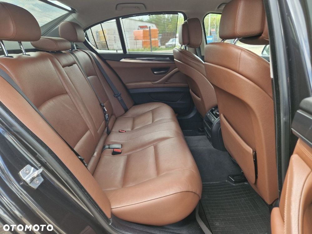 BMW Seria 5 520d Luxury Line - 24