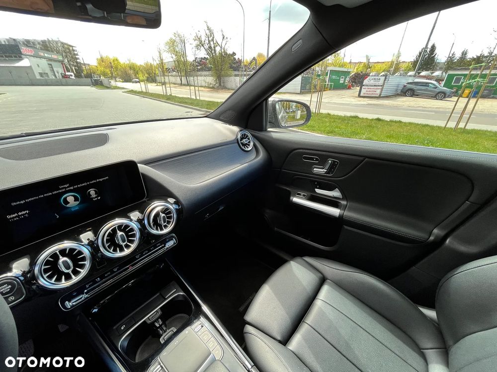 Mercedes-Benz GLA 250 8G-DCT - 23