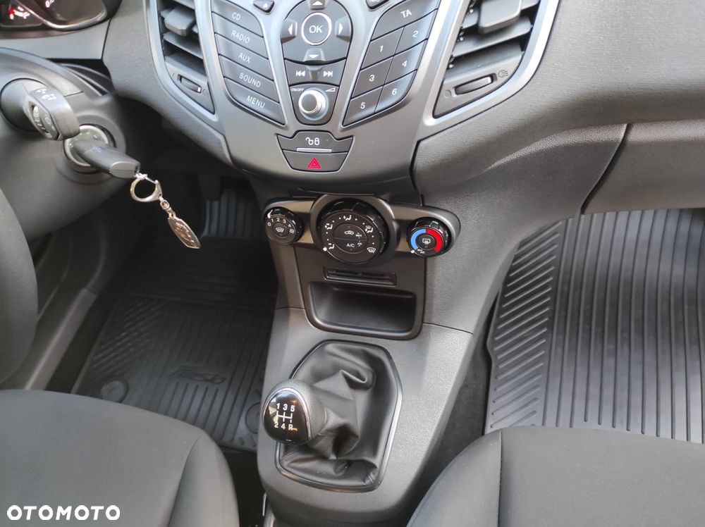 Ford Fiesta 1.25 Ambiente - 33