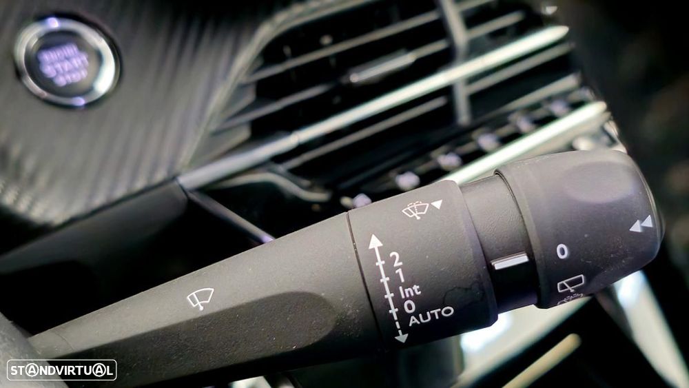 Peugeot e-2008 Allure - 21