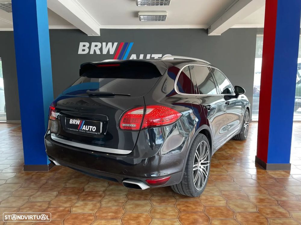 Porsche Cayenne - 5