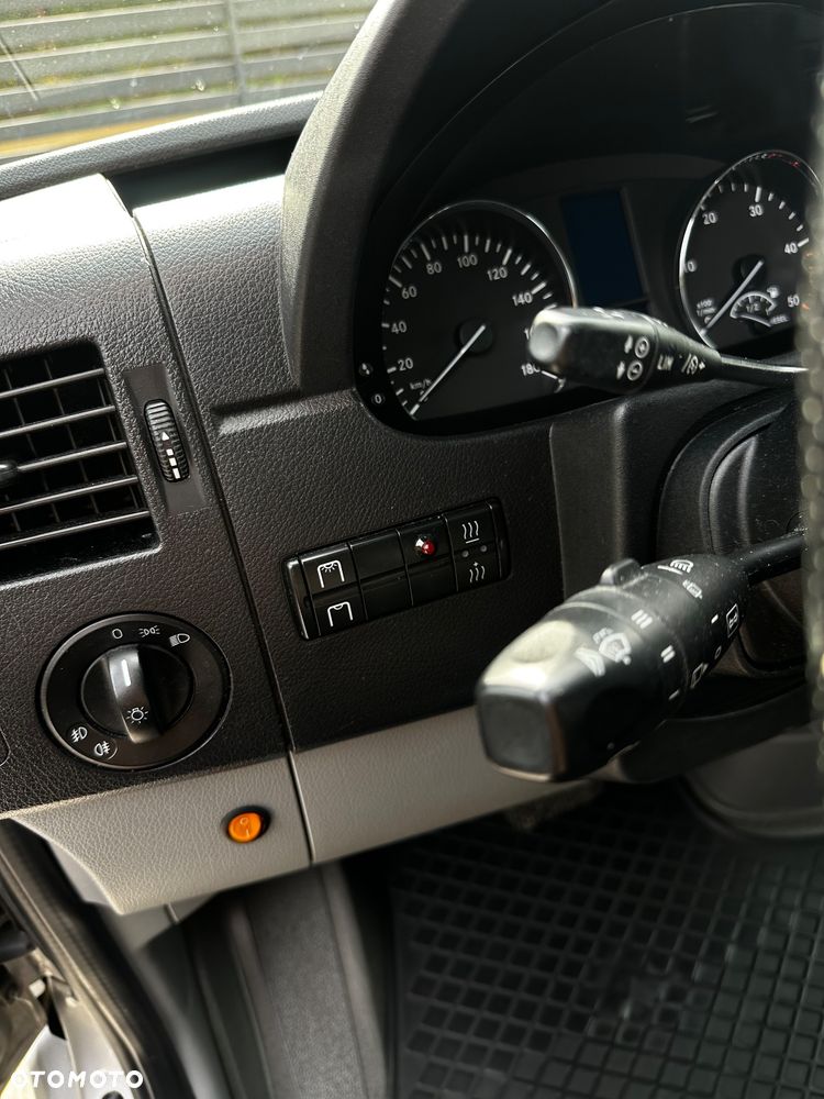 Mercedes-Benz Sprinter - 15