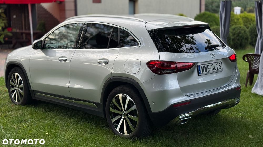 Mercedes-Benz GLA 220 d 4-Matic 8G-DCT - 10