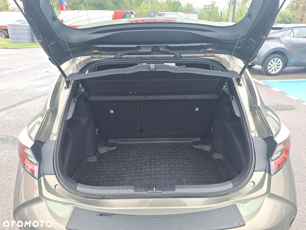 Toyota Corolla - 13