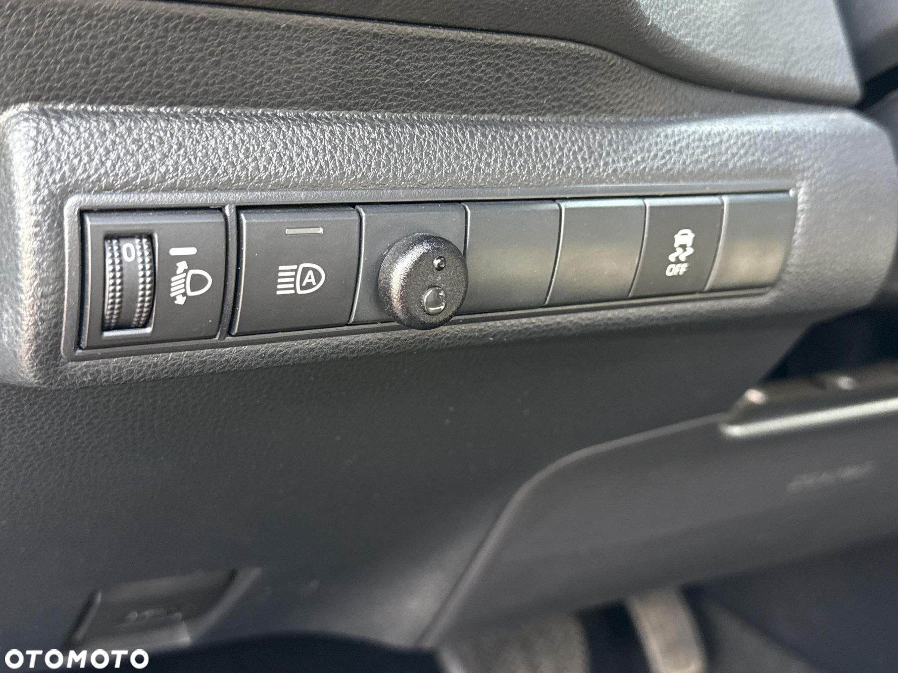 Toyota Corolla 1.8 Hybrid Trek - 12