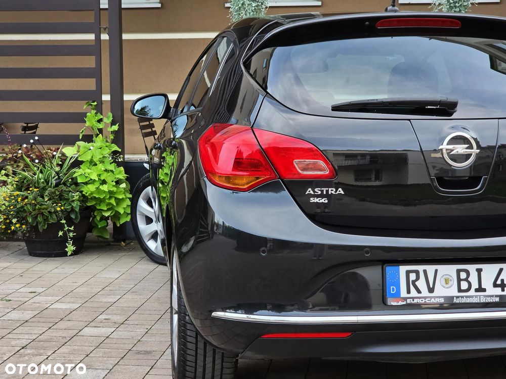 Opel Astra 1.4 Turbo Cosmo - 28