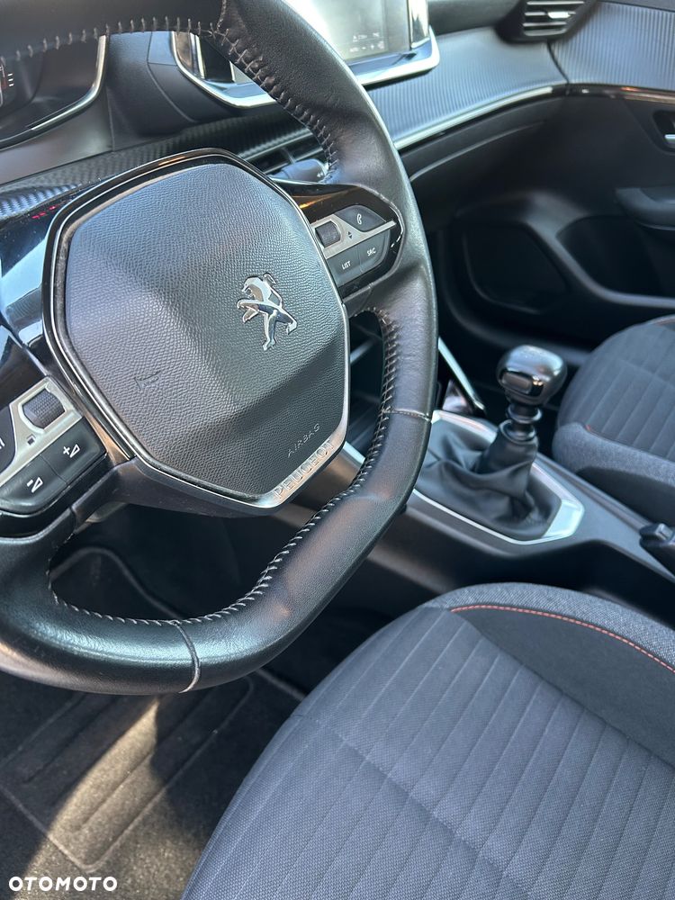 Peugeot 208 2021