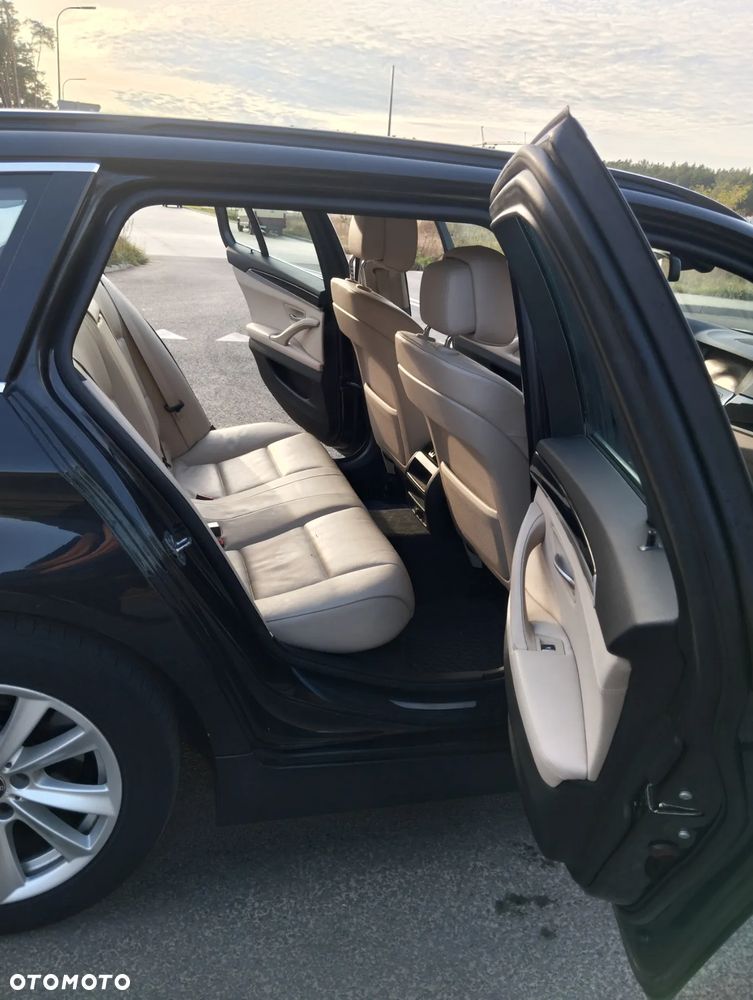 BMW Seria 5 520d Touring Luxury Line - 40