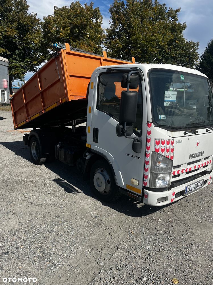 Isuzu NMR85 - 4