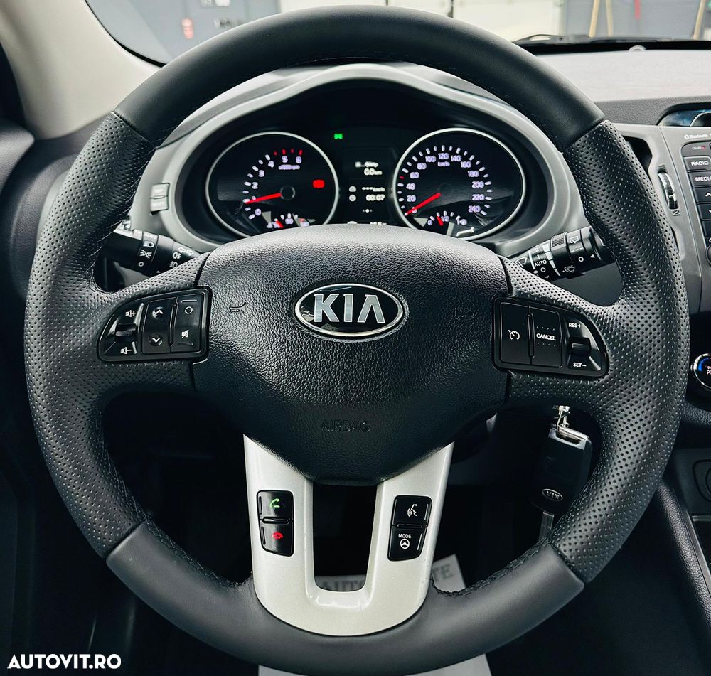 Kia Sportage 1.7 CRDI 2WD Dream-Team Edition - 34