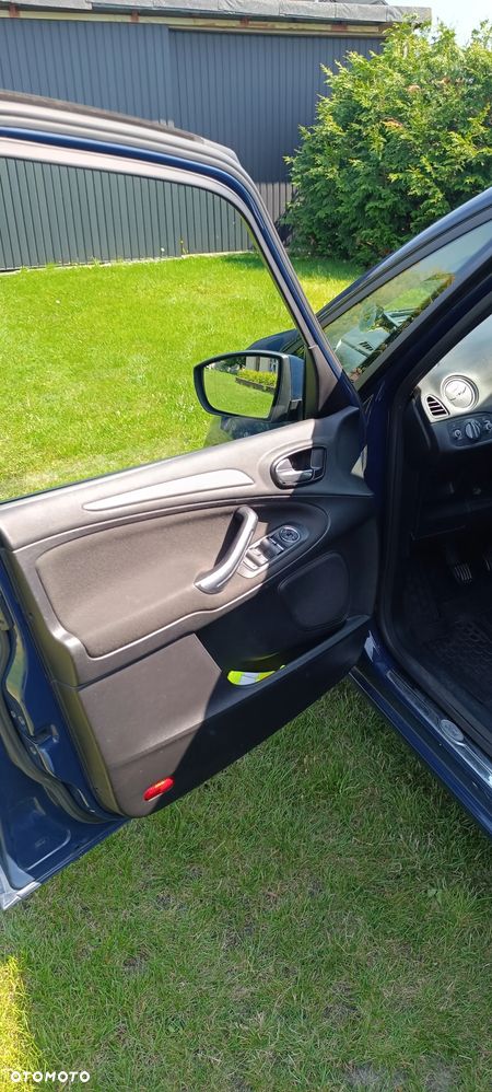 Ford Galaxy 2.0 Ambiente - 8