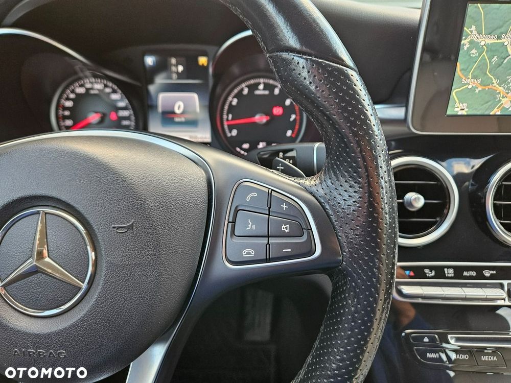 Mercedes-Benz Klasa C 180 9G-TRONIC Exclusive - 38