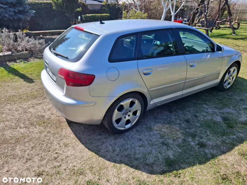 Audi A3 Sportback - 2