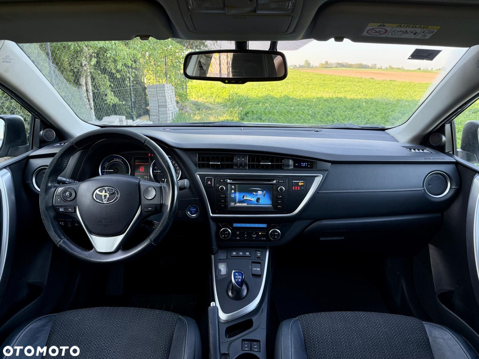 Toyota Auris - 13
