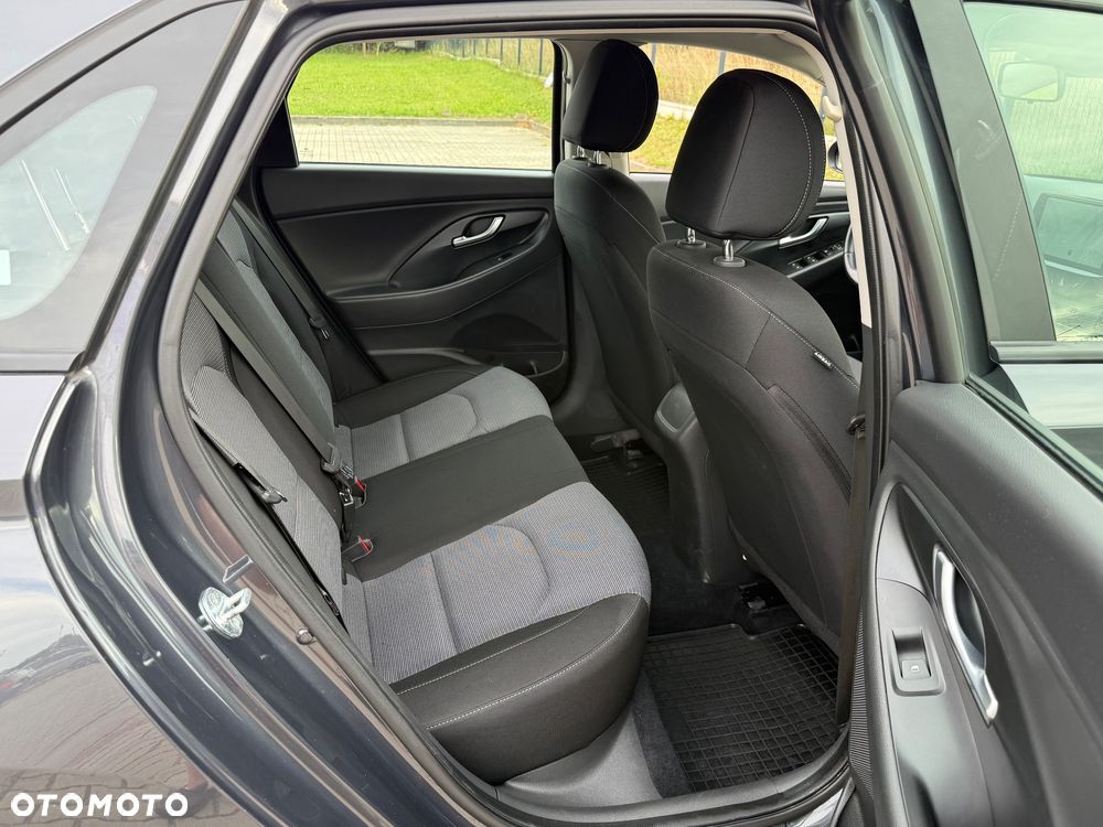 Hyundai i30 1.5 DPI Classic + - 20