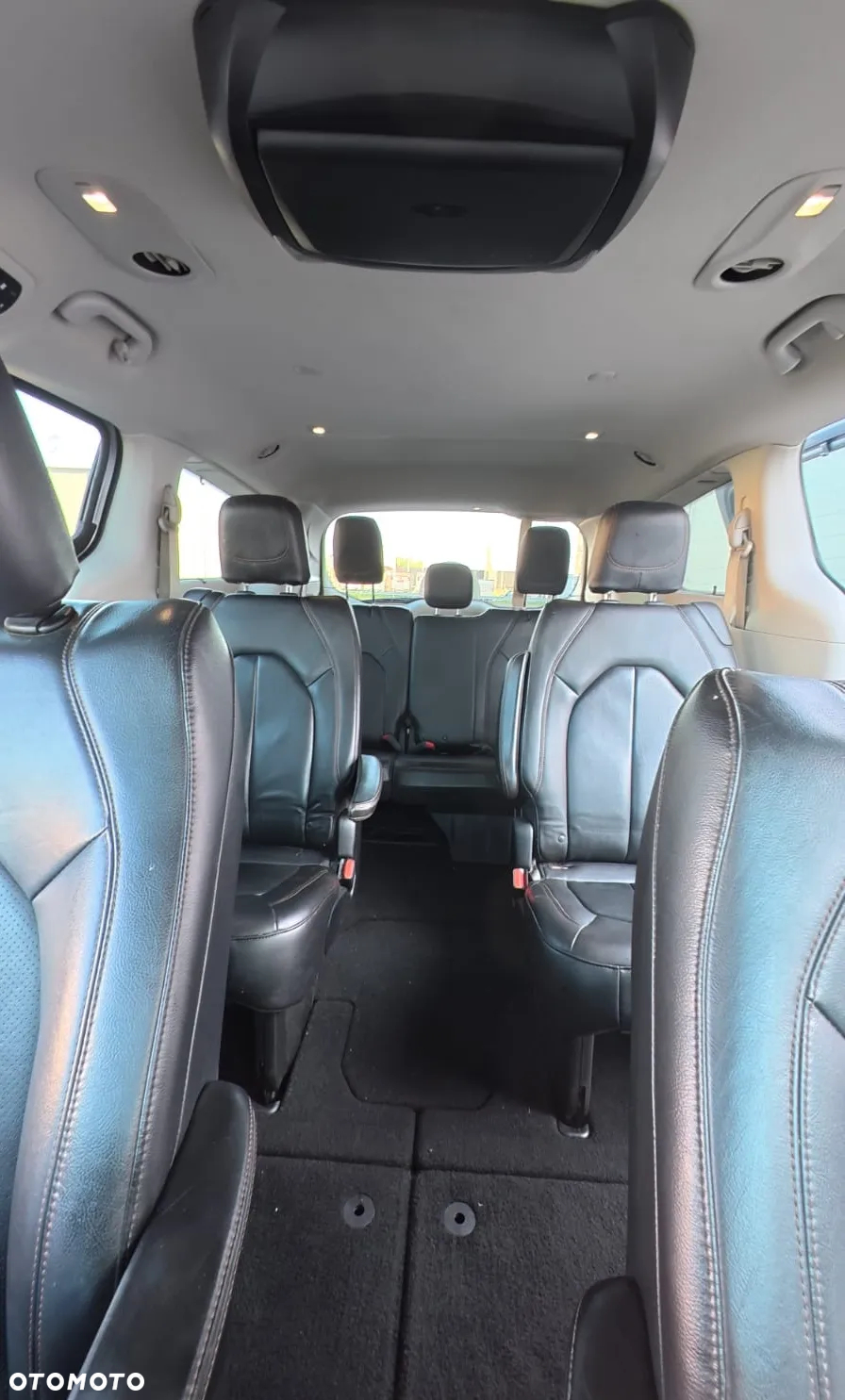 Chrysler Pacifica - 24