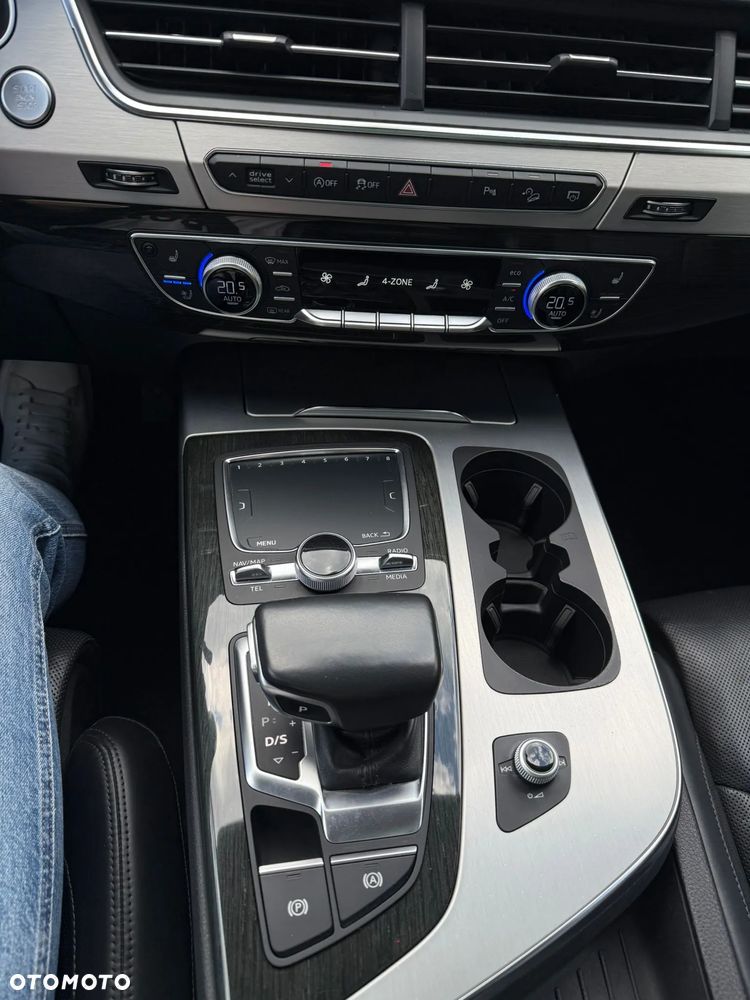 Audi Q7 - 13
