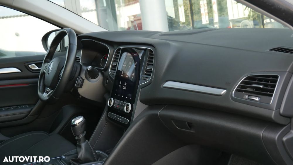 Renault Megane TCe 140 GPF INTENS - 17