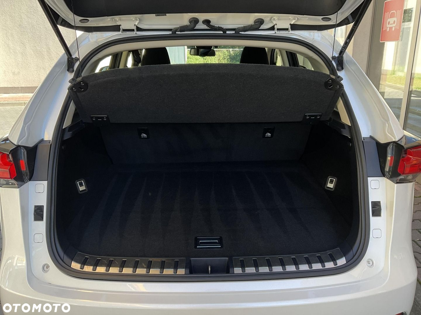Lexus NX 300h Business Edition AWD - 13