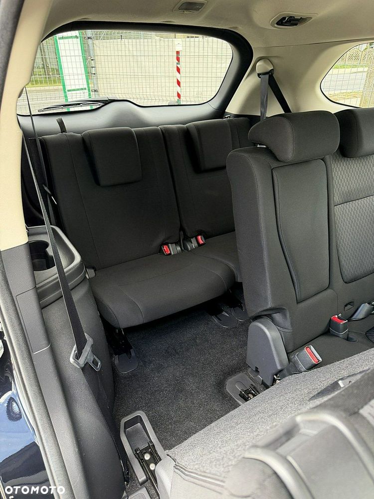 Mitsubishi Outlander - 16