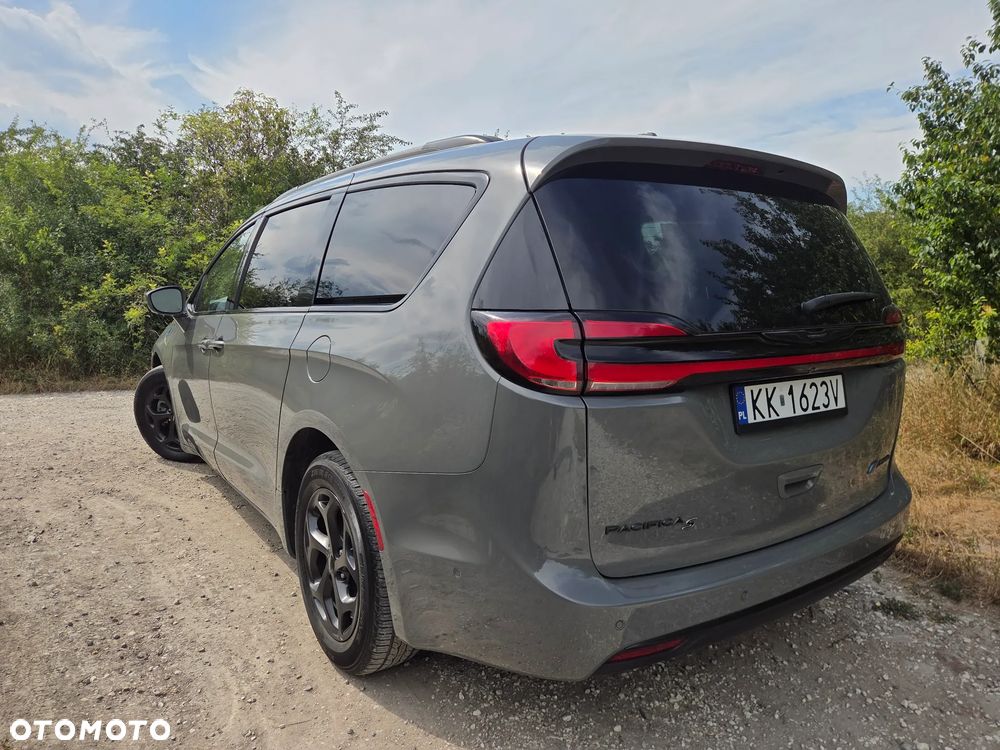 Chrysler Pacifica - 6