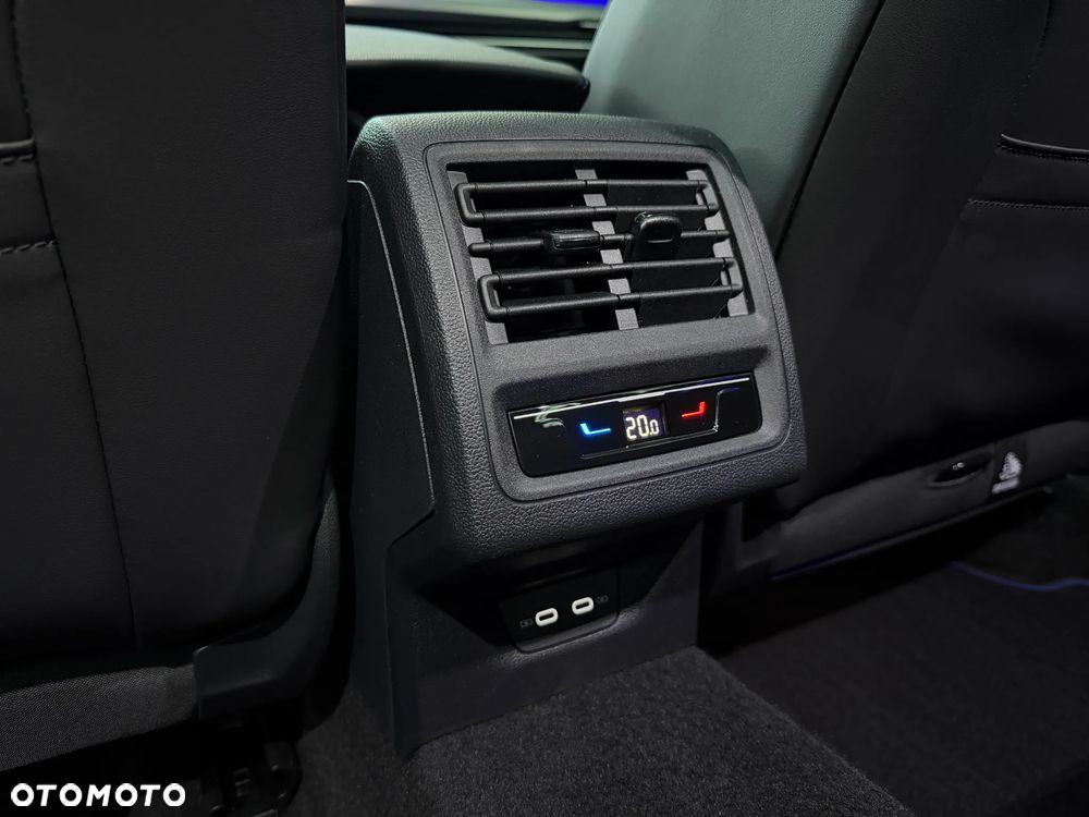 Volkswagen Golf 2.0 TSI 4Motion R DSG - 30