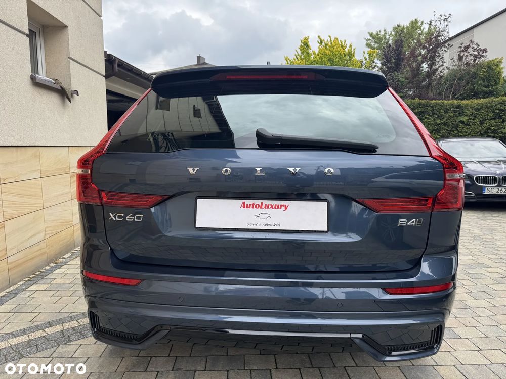 Volvo XC 60 B4 D AWD Plus Dark - 10