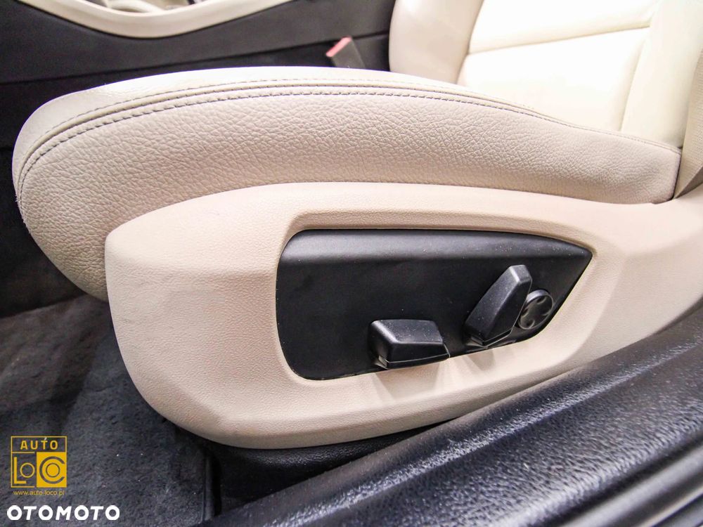 BMW Seria 5 520d xDrive Luxury Line - 32