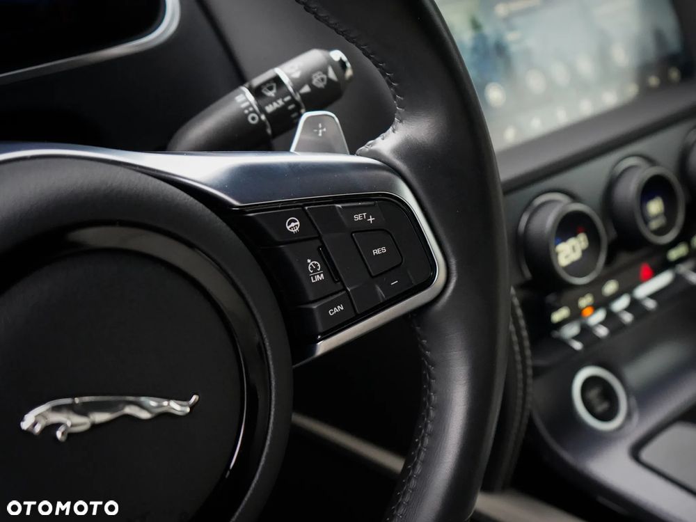 Jaguar F-Type P300 R-Dynamic - 20
