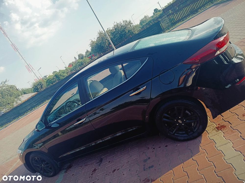 Hyundai Elantra 1.6 Comfort - 6