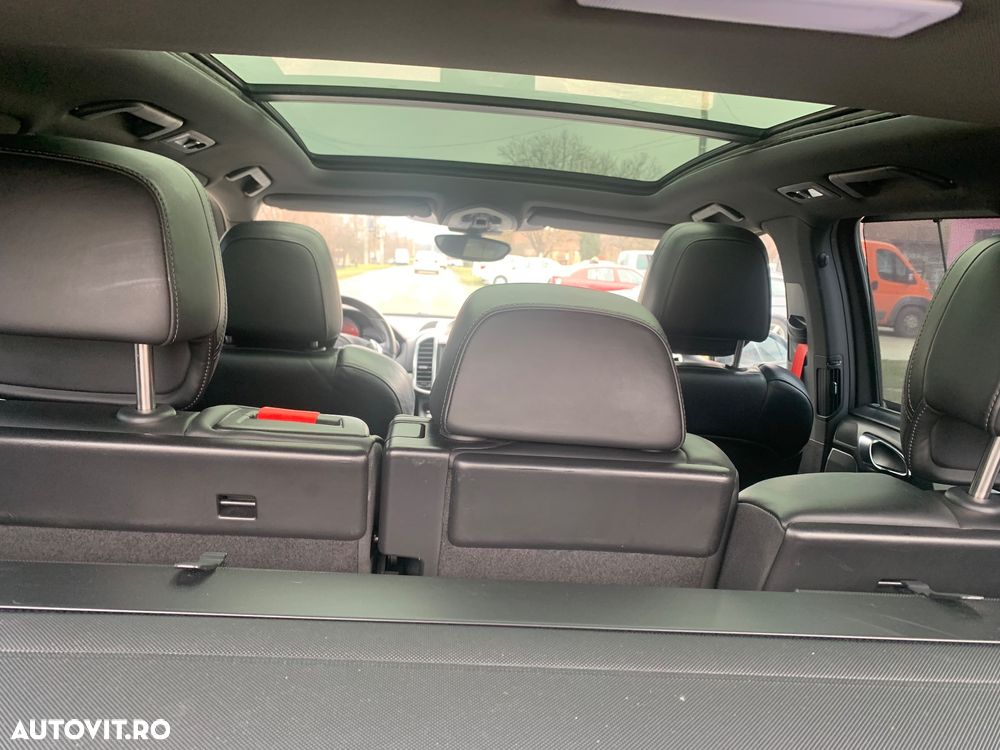 Porsche Cayenne - 12