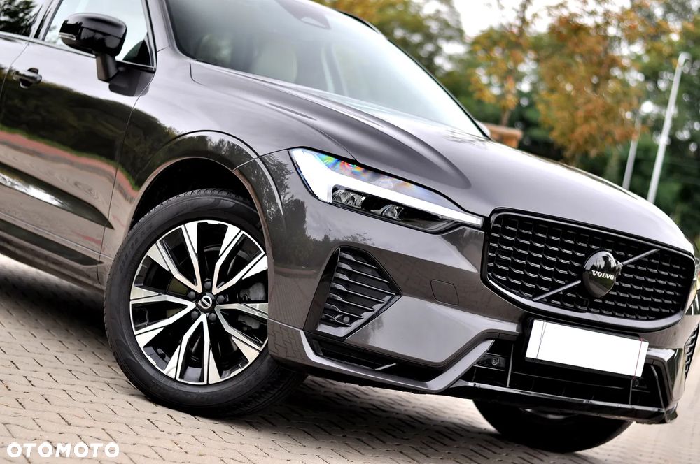 Volvo XC 60 B4 D AWD Plus Dark - 8