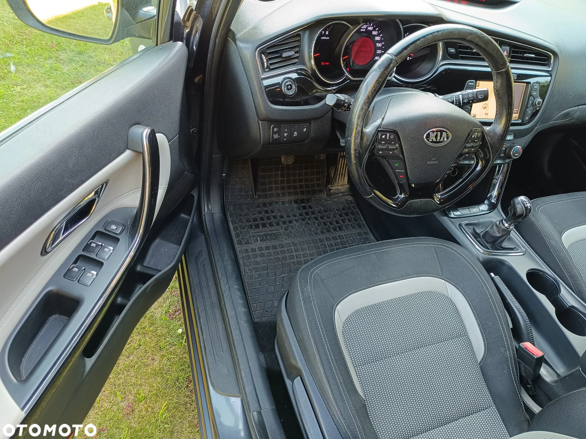Kia Ceed 1.4 CVVT SW UEFA EURO 2016 - 8