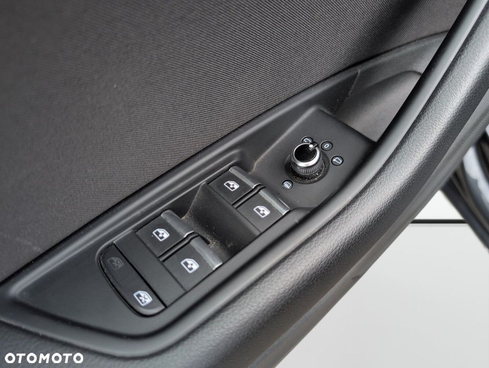 Audi A4 Limousine 35 TFSI mHEV S tronic - 17