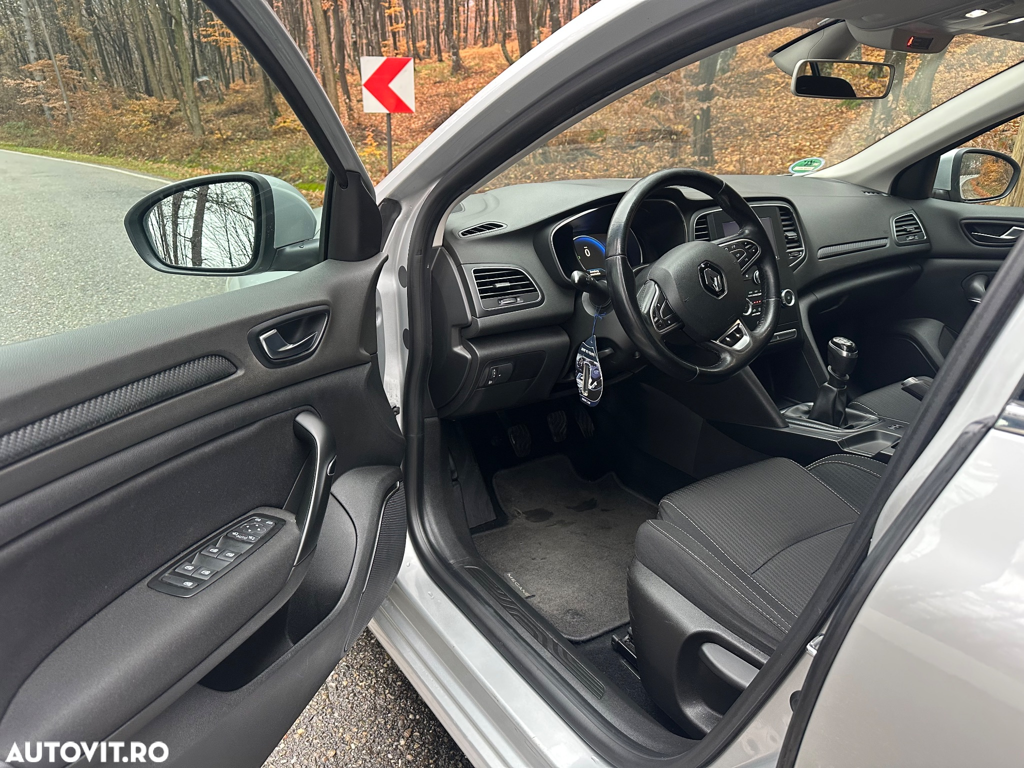 Renault Megane 1.5 dCi Expression - 7