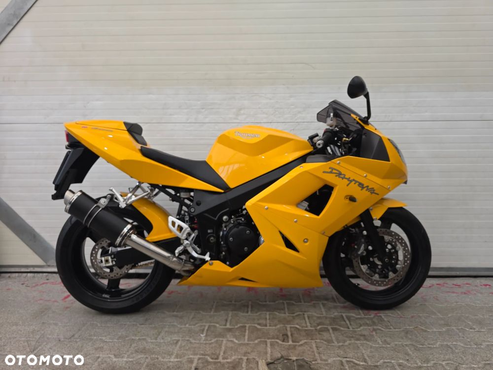 Triumph Daytona - 9