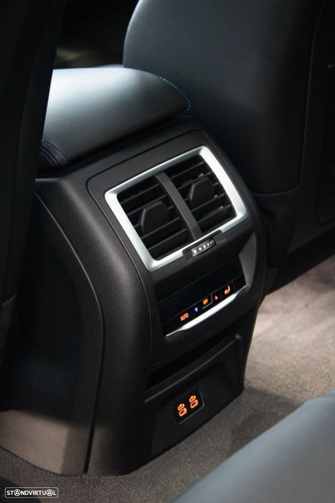 BMW iX3 M Sport Impressive - 25