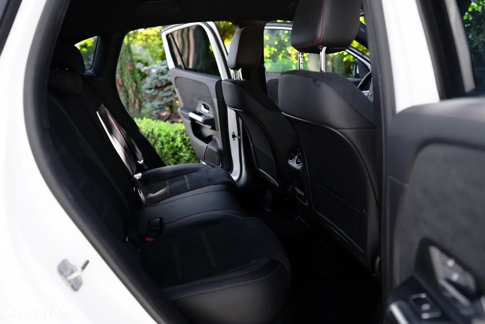 Mercedes-Benz GLA 250 4-Matic AMG Line - 15